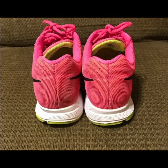 WOMANS NIKE RUNNING SHOES 🛍 - Picture 4 of 7